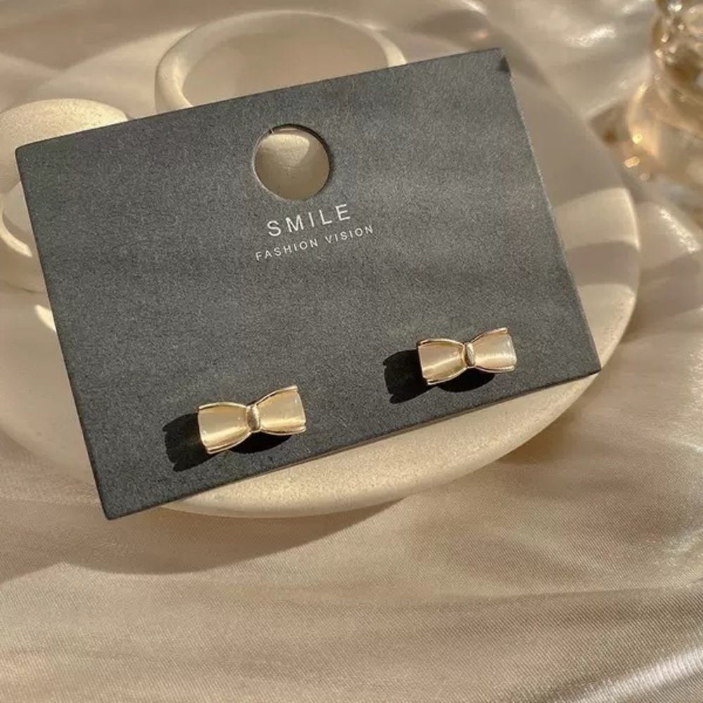 Gold Bow Earrings